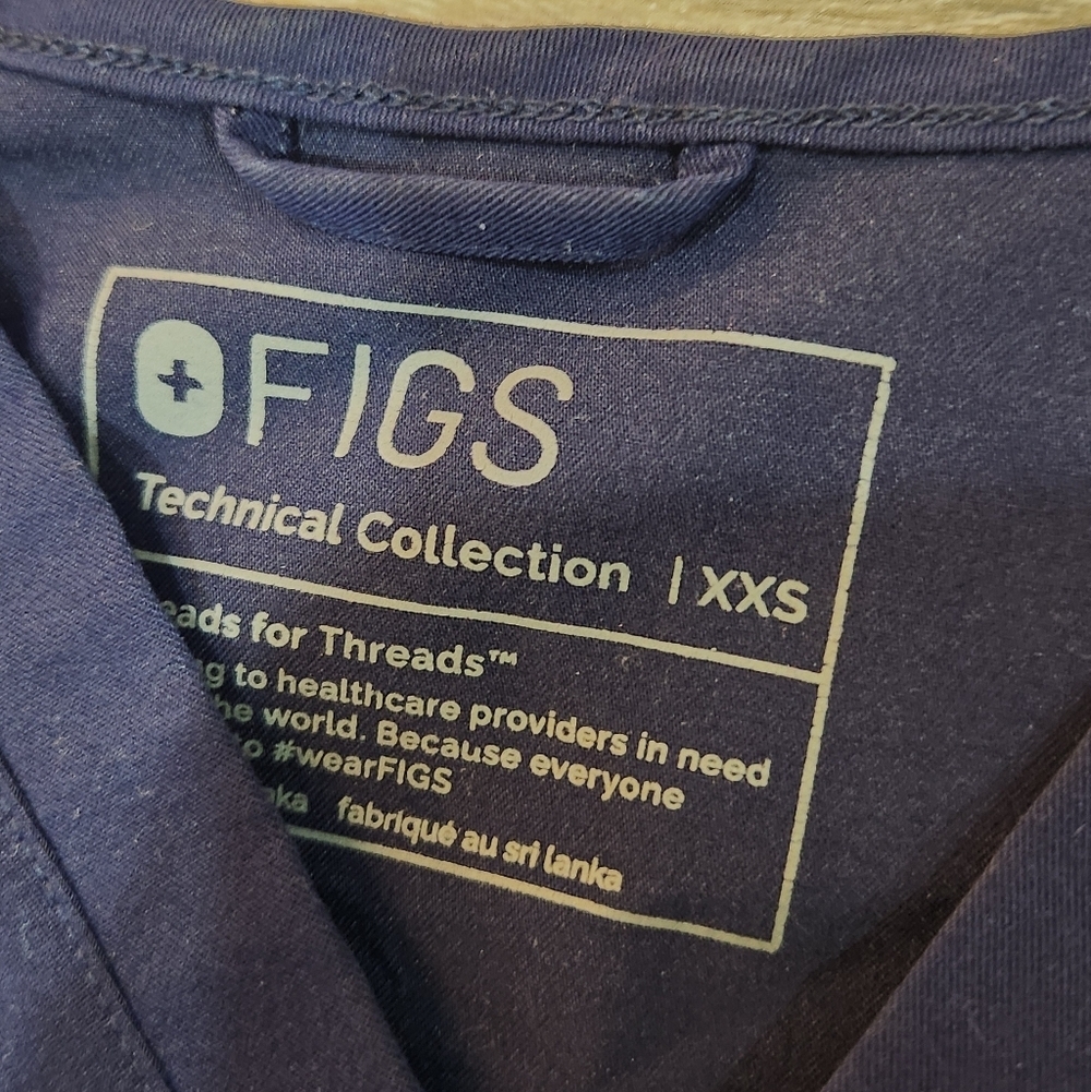 Figs Technical Collection XXS Scrub Top in Deep Blue - Picture 4 of 6
